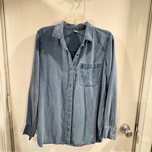 Old Navy Light Blue Casual Button Down Shirt